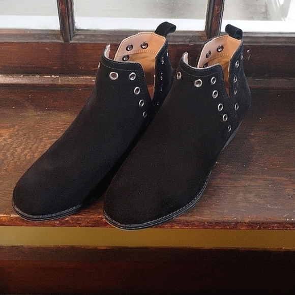 Skechers Lasso Auger Ankle Boots Black Suede Eyelets Memory Foam  Women's Size 9 - Picture 2 of 9